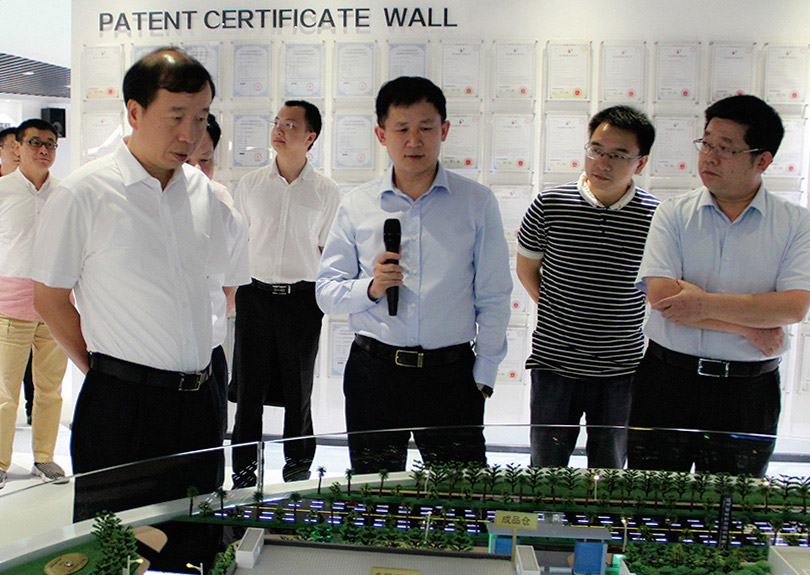 向导来访：2018.9东莞市市长肖亚非贝斯特游戏调研